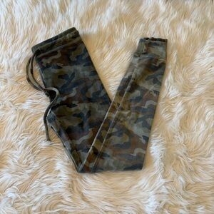 American Eagle Velour Camo Jogger Style Leggings